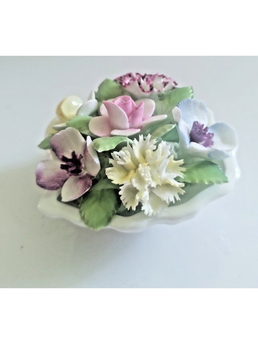 Royal Doulton Fine Bone China Floral Bouquet in a Seashell.